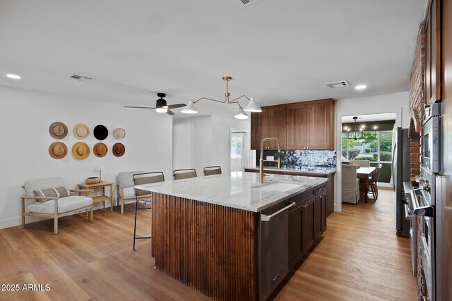 Building Photo - 10848 N 66th St