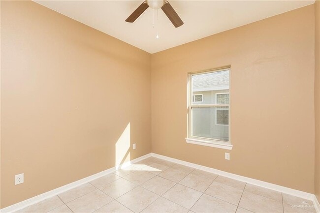 Building Photo - 15 E Candor Dr