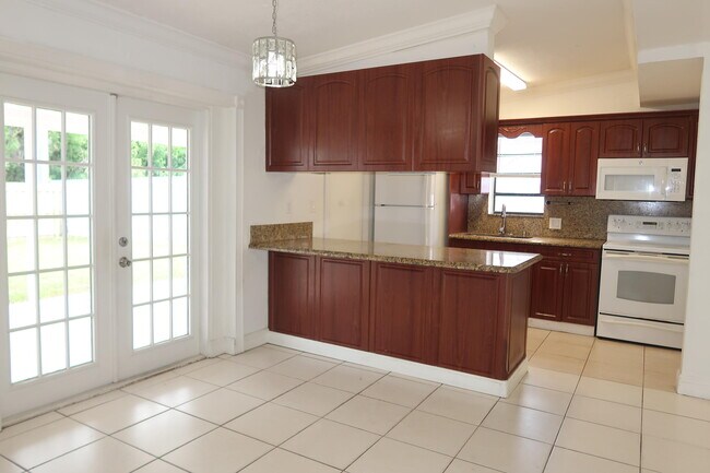 Building Photo - 5624 Purdy Ln