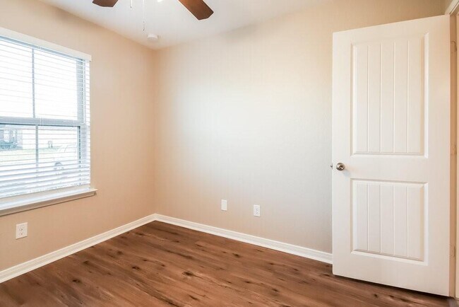 Building Photo - 3727 McDonough Way