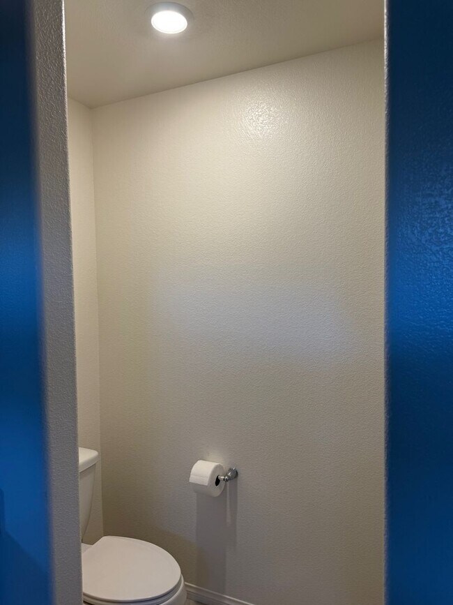 Building Photo - Spacious Home in Belcarra