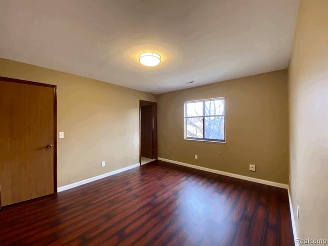 Building Photo - 1504 Meadowside Dr