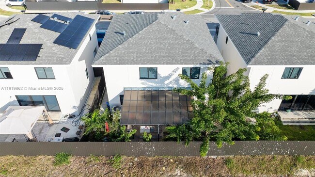 Building Photo - 275 NW 13th Pl