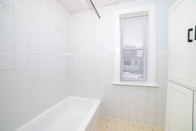 Building Photo - 7 Ridgeland Rd