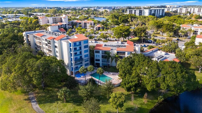 Building Photo - 2312 S Cypress Bend Dr