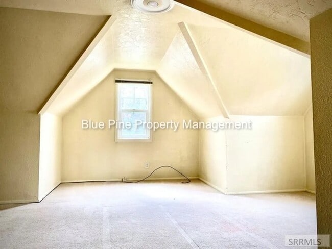 Building Photo - 309 S Milton Ave