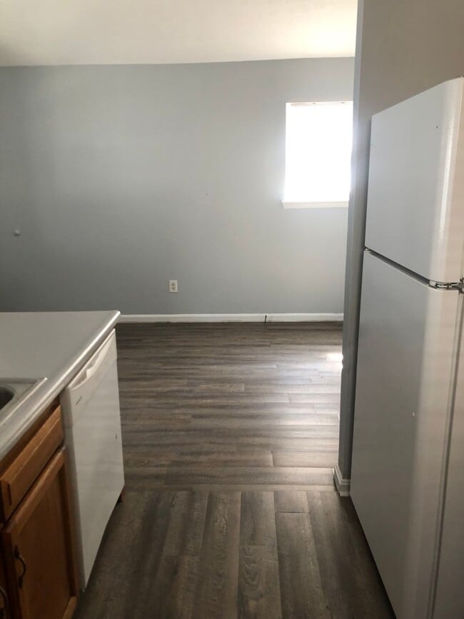 Building Photo - Spacious three bedroom house in the Portland Neighborhood