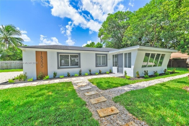 Primary Photo - 16200 NE 3rd Ave