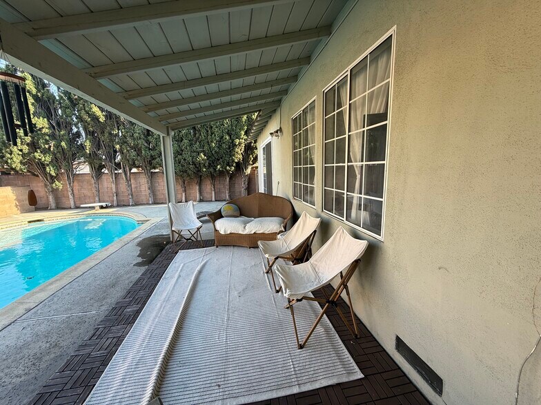 Building Photo - 7700 Alcove Ave