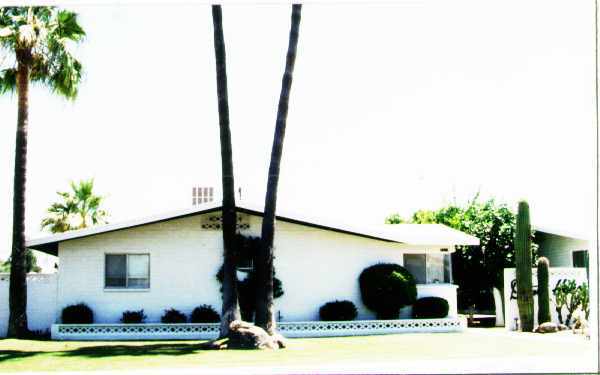 Building Photo - Desert House