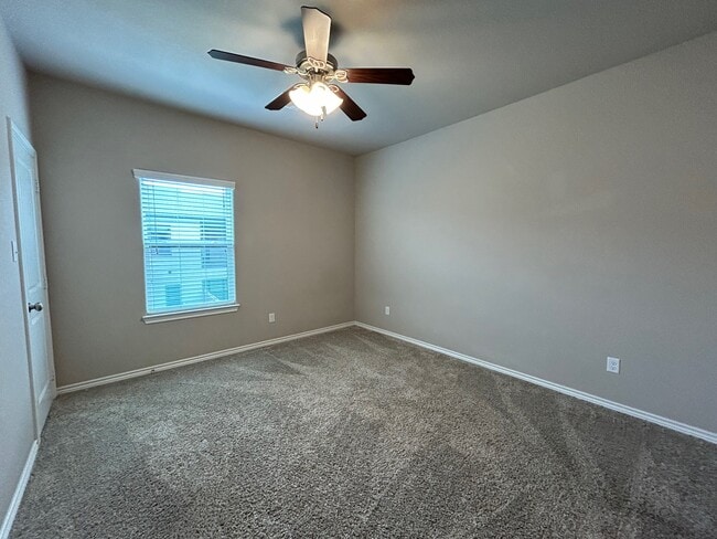 Building Photo - 511 Hayes Ln