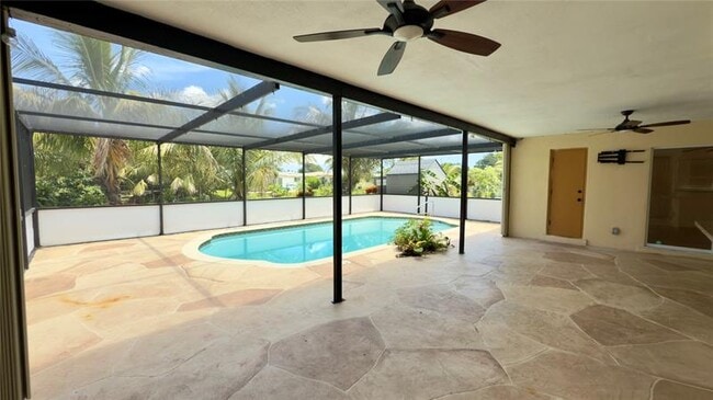 Building Photo - 6957 NW 9th Ct