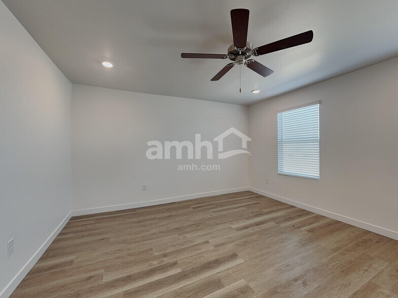 Building Photo - 13042 Mustang Crossing Rd