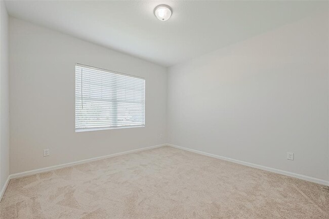Building Photo - 1025 Banyon Tree Ln