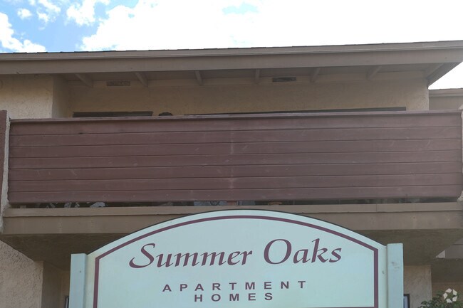 Building Photo - Summer Oaks