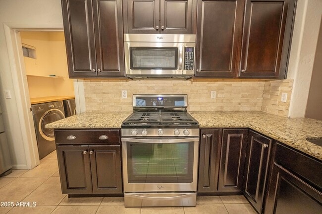 Building Photo - 42920 N Raleigh Ct