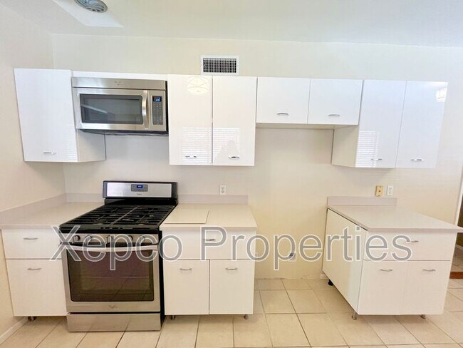 Building Photo - 4019 Cll San Raphael