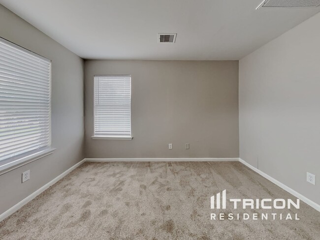 Building Photo - 7711 Cypress Edge Dr
