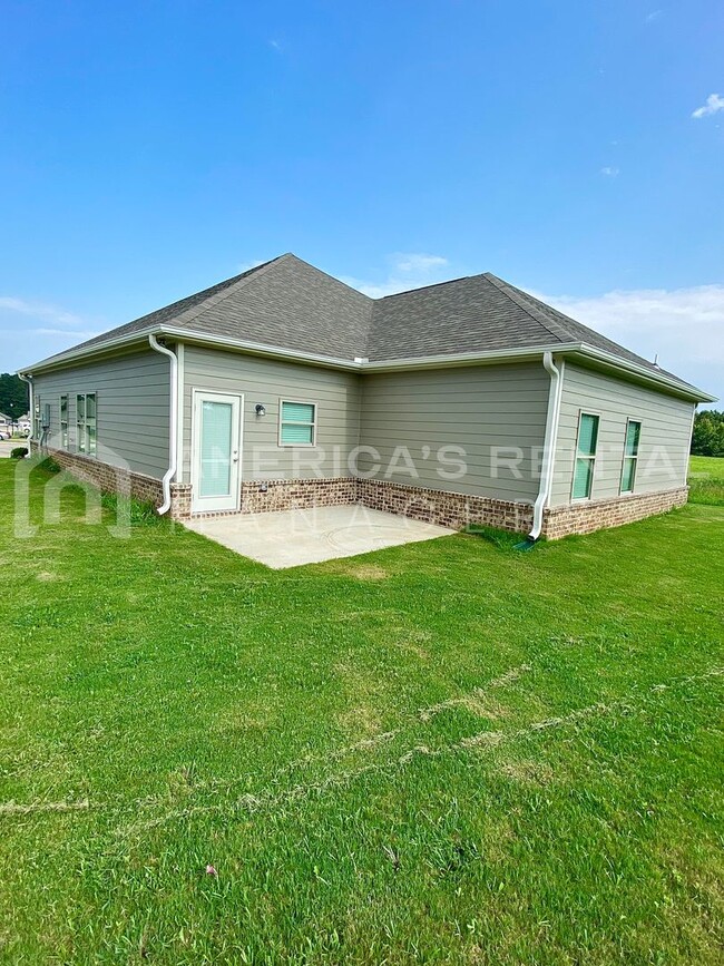 Building Photo - Home for Rent in Clanton, AL... Available ...