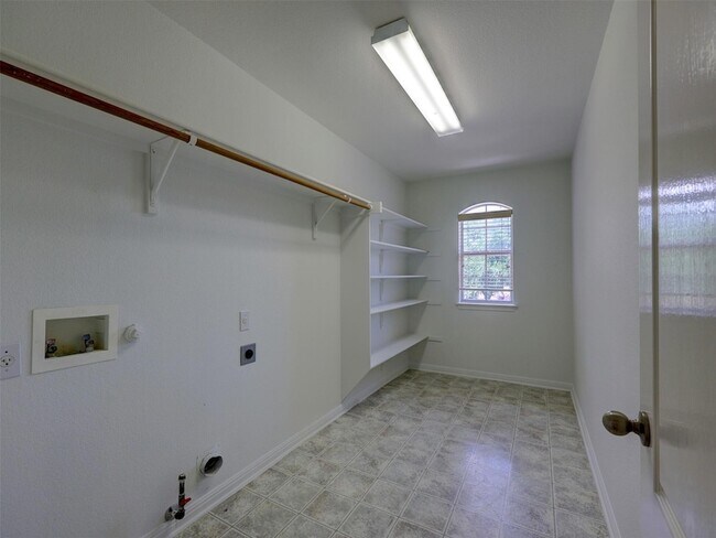 Building Photo - 1554 Homewood Cir
