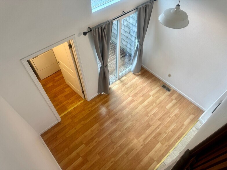 Building Photo - AK Duplex