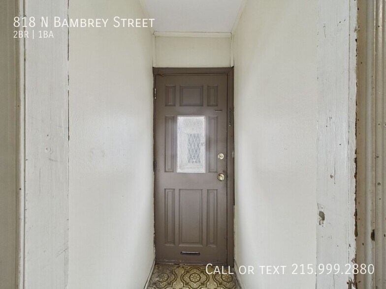 Building Photo - 818 N Bambrey St