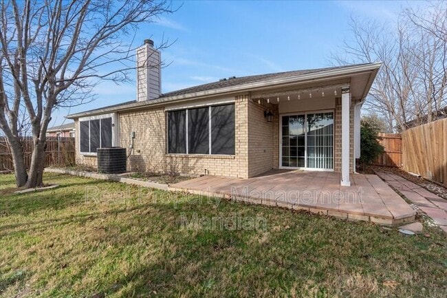 Building Photo - 1704 Little Deer Ln