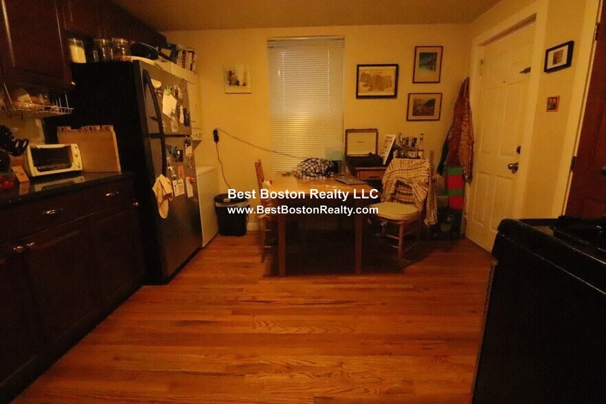 Building Photo - 429 Franklin St