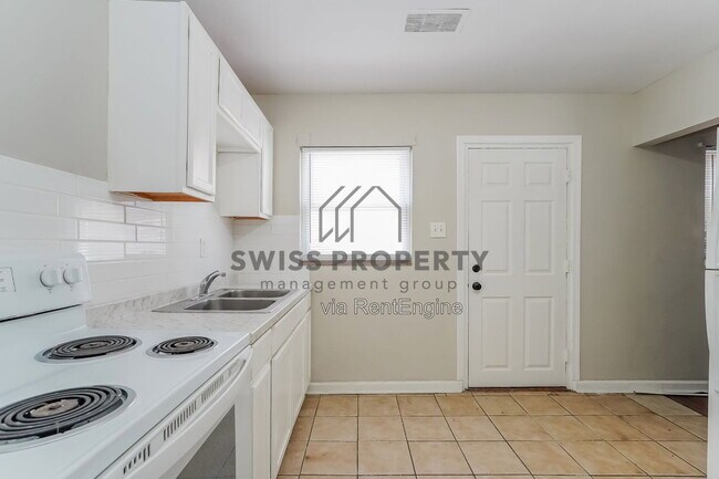 Building Photo - 1436 Oakwood Ave