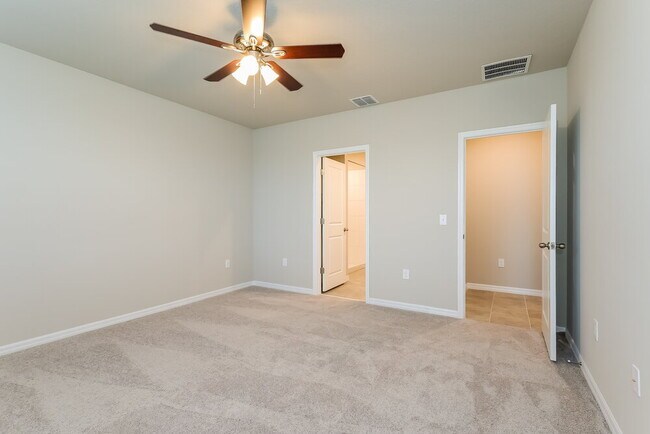 Building Photo - 1130 Oak Vly Dr