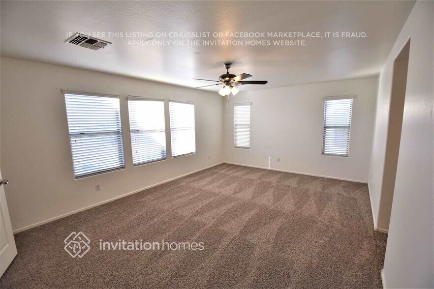 Building Photo - 2620 S Southwind Dr