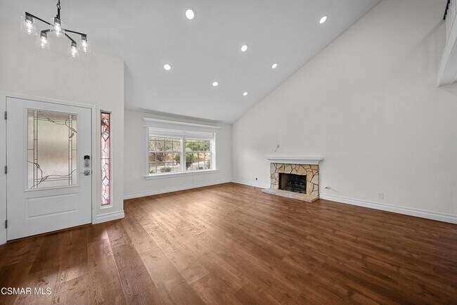 Building Photo - 561 Walter Ave