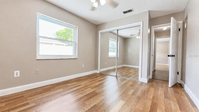 Building Photo - 2469 Lackland Ave