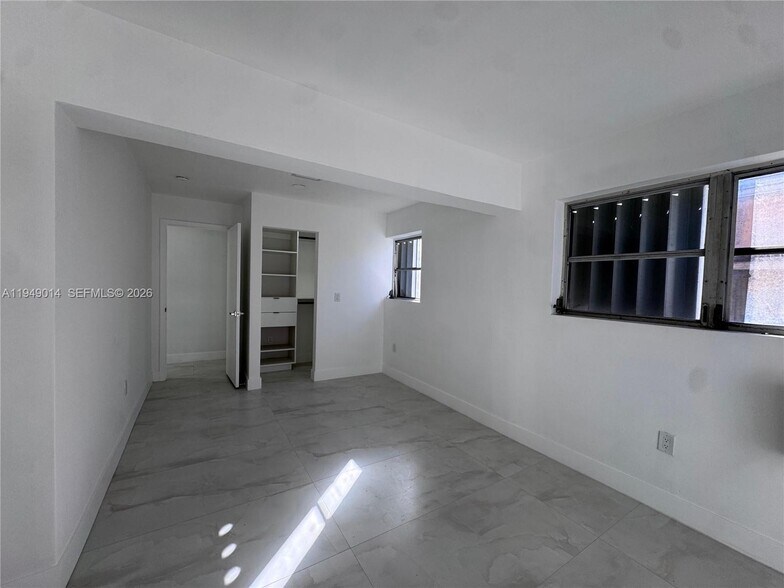 Building Photo - 1706 N 45th Ave