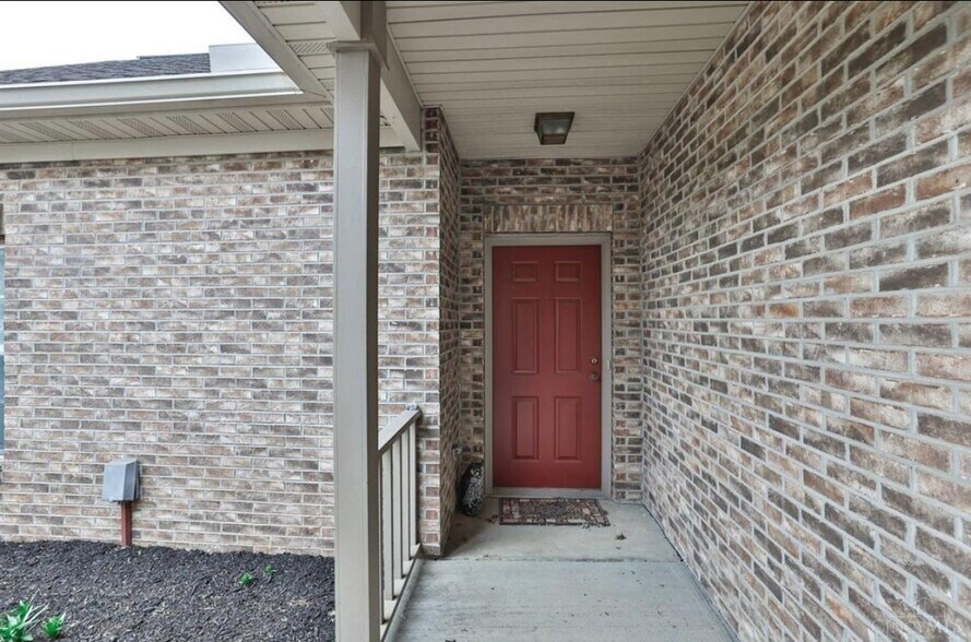 Building Photo - 4676 Court Yard Dr