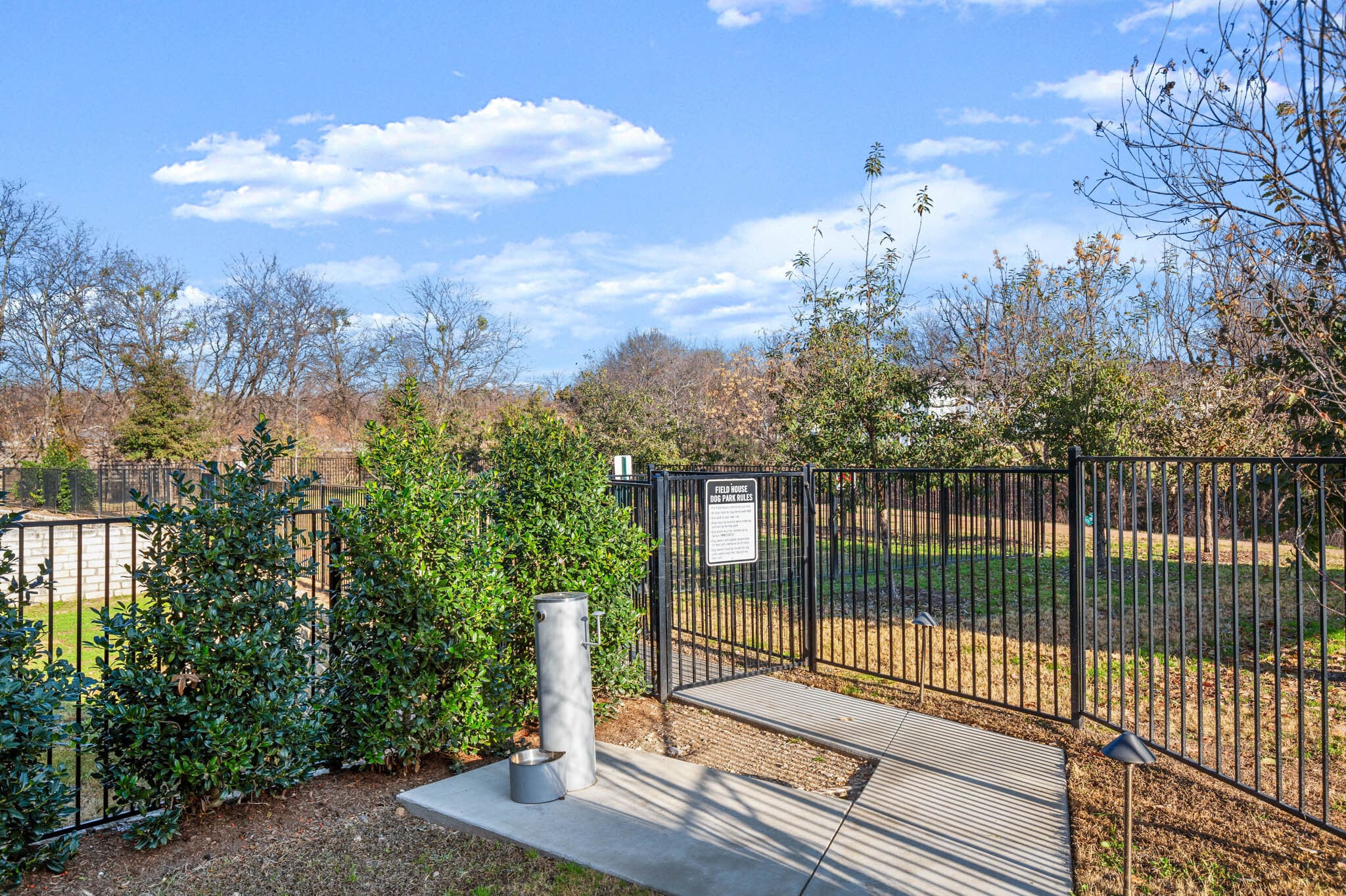 Building Photo - 2624 Metcalfe Rd