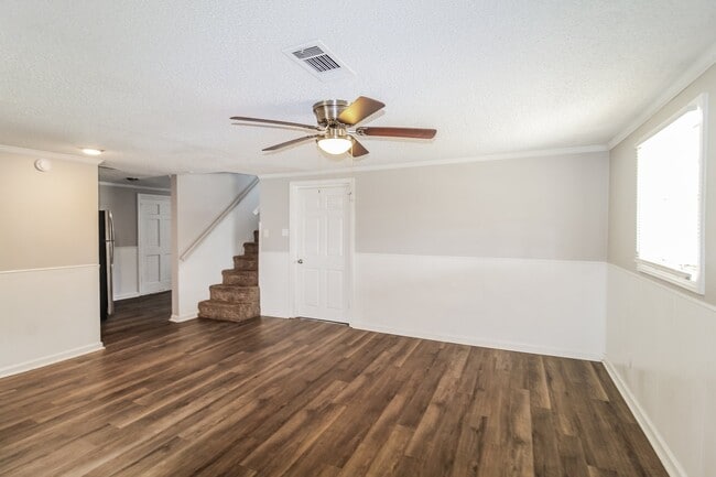 Building Photo - 1107 Jackson Ln