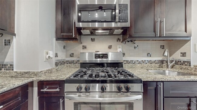 Building Photo - 67-04 Selfridge St