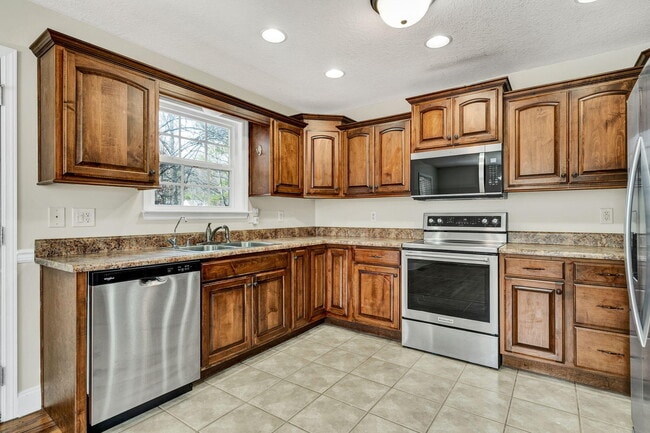 Building Photo - 217 Home Pl Ct SE