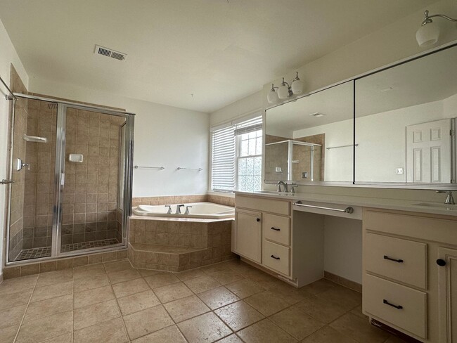 Building Photo - 110 Pangborne Ct
