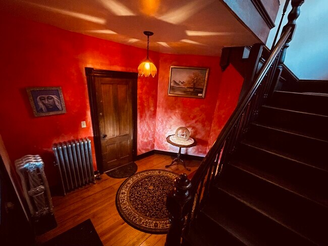 Building Photo - 39 Pearl St