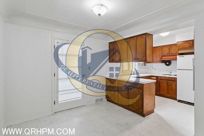 Building Photo - Available Now!!! 4 Bed, 2.5 Bath!!