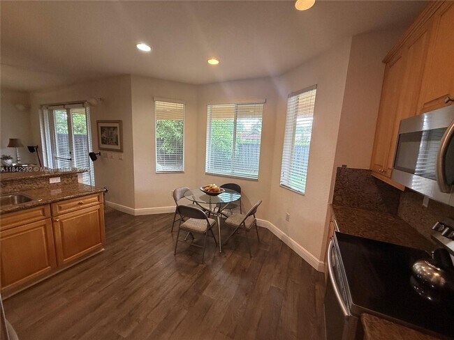 Building Photo - 7051 SW 162nd Ct