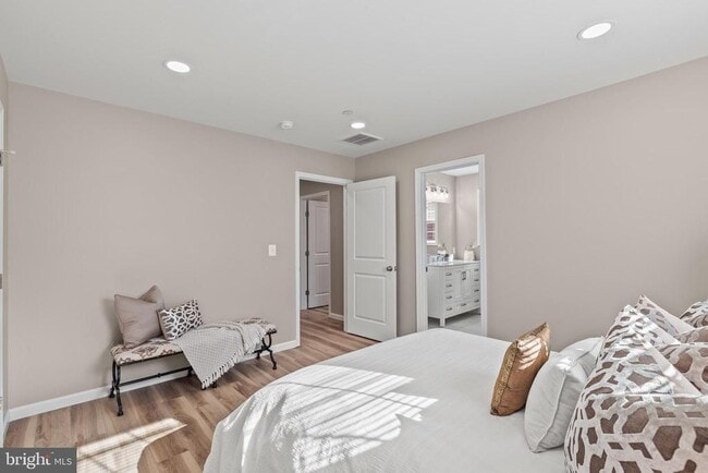 Building Photo - 22802 Lawrence Ave