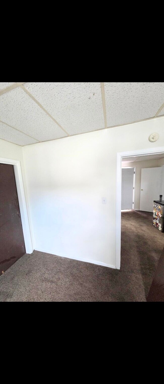 Building Photo - 17 Halstead St