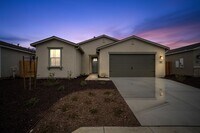 Building Photo - Brand New 4 Bedroom / 2 Bathroom for Lease in Southwest (Panama Ln & Reliance, behind WinCo)- Ava...