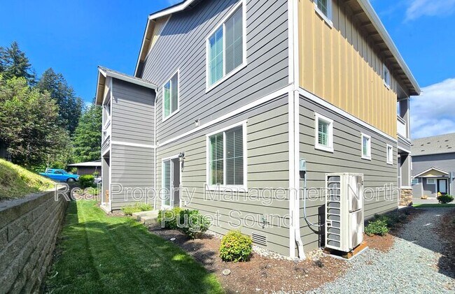 Building Photo - 8303 Gilman Wy