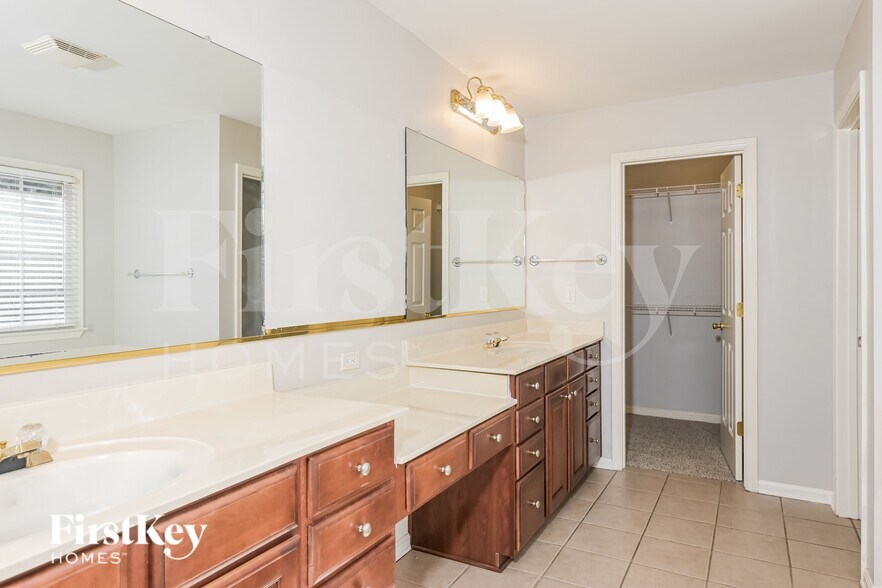 Building Photo - 6287 Greenock Dr