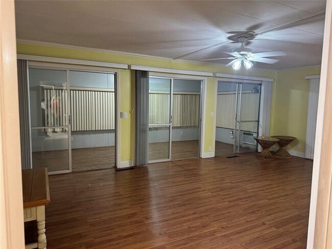 Building Photo - 1921 SW 83rd Ave