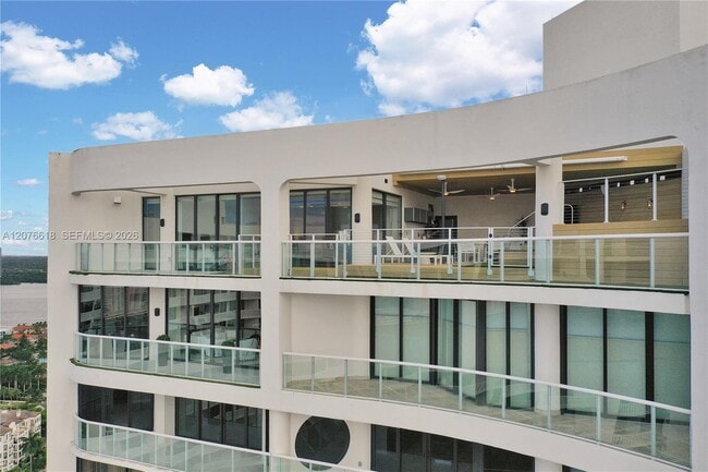 Building Photo - 4000 Island Blvd